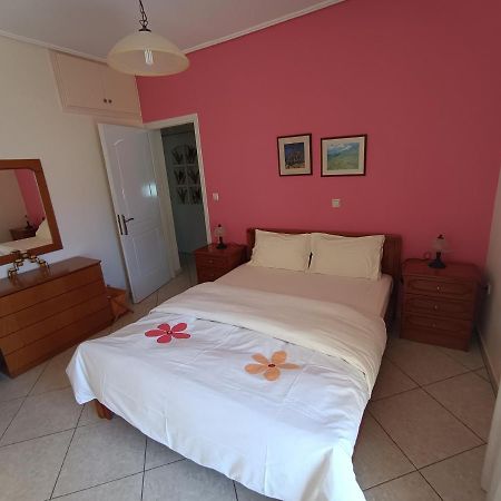 Thalia Apartment In Kalamata, 15' Walk From The City Center And The Beach מראה חיצוני תמונה